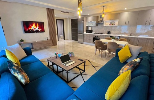 Casablanca City Center Apartment | Hébergement Central à Casablanca - Wifi, Clim, Near Mosquée Hassan II