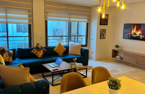 Casablanca City Center Apartment | Hébergement Central à Casablanca - Wifi, Clim, Near Mosquée Hassan II