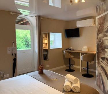 Chatillon-sur-Chalaronne Hotel | Hôtel Au Coq Dort Spa