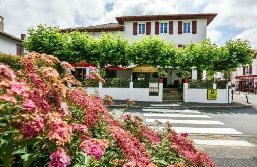 Urt Hotel | Hôtel Auberge l'Estanquet