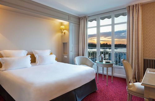 Enghien-les-Bains Hotel | Hôtel Barrière Le Grand Hôtel