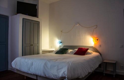 Saint-Bertrand-de-Comminges Hotel | Hôtel Candide