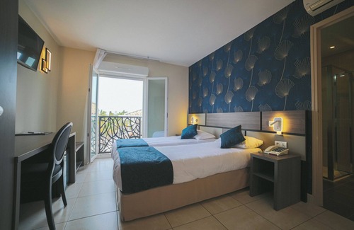 Sanary-sur-Mer Hotel | Hôtel Holidays & Work