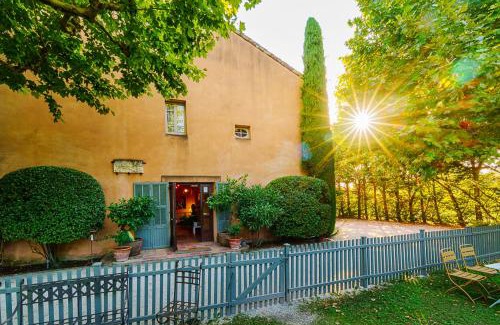 Lagnes Hotel | Hôtel Le Mas des Grès & Restaurant Sous les Platanes