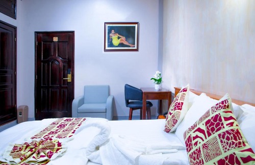 Porto-Novo Hotel | Hôtel Résidence Santa Claudia