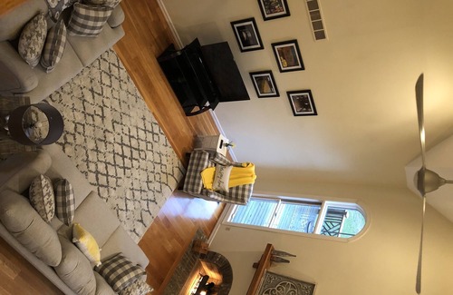 Frankfort House | H-DERBY, Keeneland, Bourbon or Family Gathering!