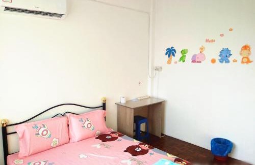Sibu House | H Homestay Sibu - 1000Mbps 1Gbps Wifi, Astro & Auto Gate Parking Semi Detached House!