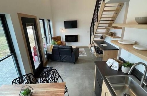 Mount Sterling House | H&M Retreats/Cabin 4/Hermann, MO