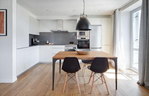 Hondarribia Historic Center Apartment | H SUITE3A by Smiling Rentals