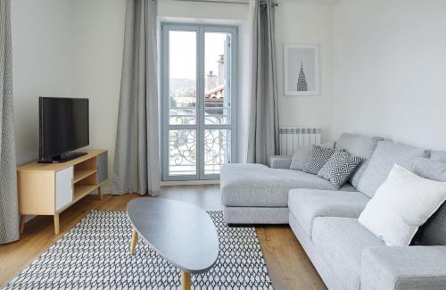 Hondarribia Historic Center Apartment | H SUITE3A by Smiling Rentals