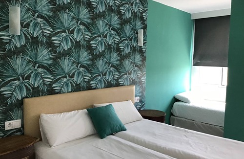 Barbate Hotel | H. Triple Nomads - One Room Hotel, Sleeps 3