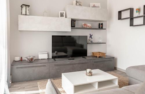 Taggia Apartment | H11 ML HOUSE Giardino- Parcheggio