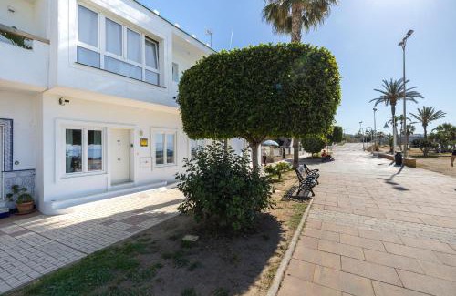 La Cala del Moral Apartment | H2La Cala del Moral Estudio 1ª linea mar en paseo maritimo