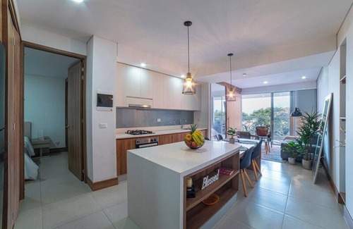 Granada Apartment | H307 - Beautiful 2-Bed | 2-Bath | Pool + Parking