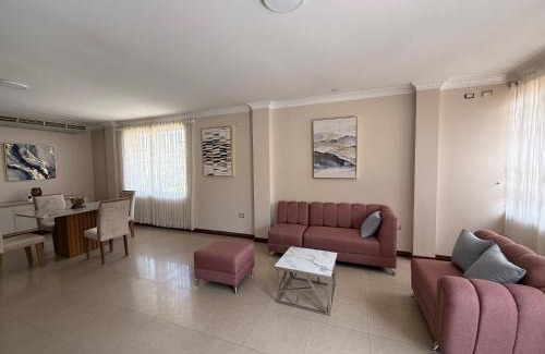 Machala House | Habitación Crucitas Piedra en Machala