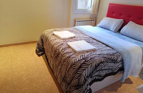 Vilanova del Cami House | Habitación privada con baño privado incluido