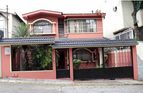 Guayaquil Villa | Habitación Privada en Los Ceibos - Garden View