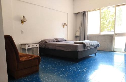 Historic Center House | Habitaciones con baño compartido en Departamento Mid Century Modern