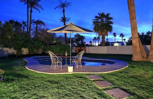 Camelback East Cottage | Hacienda in the City