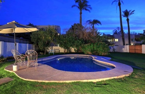 Camelback East Cottage | Hacienda in the City