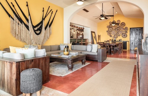 Puerto Aventuras Villa | Hacienda Magica | 4 to 14 Suites | Puerto Aventuras
