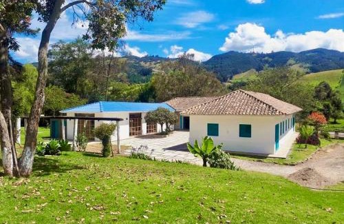 Subachoque Hotel | Hacienda Tocarema