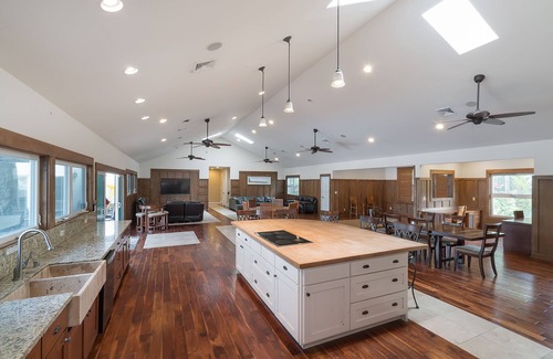 Hauula House | Hale Halai beautify large home perfect for families & small company retreats