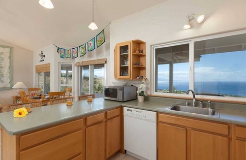 Kohala Estates House | Hale Kohola ~ Spacious, Super Views - 30 Day Minim