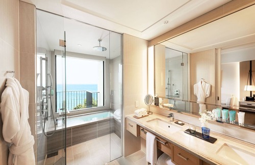 Nakama Hotel | Halekulani Okinawa