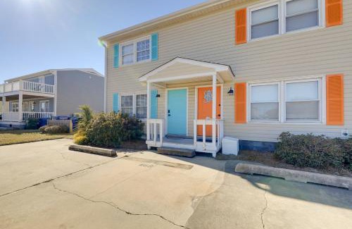 Atlantic Beach House | half Mi to Atlantic Beach Townhome with Balcony!