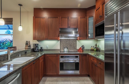 Waikoloa Condo | Hali'i Kai Most Oceanfront Location! Walk to Pool, Gym and Restaurant