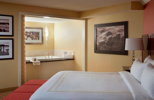 Downtown Halifax Hotel | Halifax Marriott Harbourfront Hotel