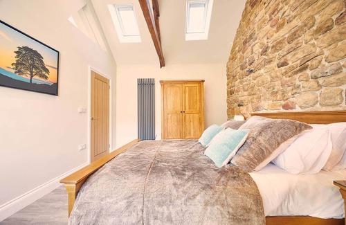 Wall House | Hall Yards Cottage Su