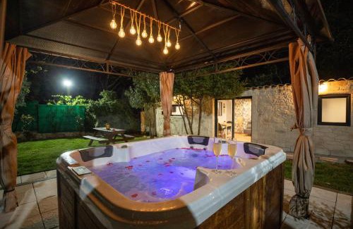 Murles House | Halloween Ô Jacuzzi du Mazet