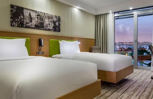 Bakırkoy Hotel | Hampton by Hilton Istanbul Atakoy