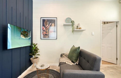 Windermere Apartment | Hampton Collection - Contemporary 3 Sleeper Apartment with Pool