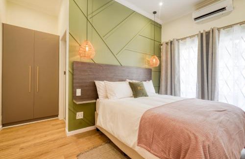 Windermere Apartment | Hampton Collection - Contemporary 3 Sleeper Apartment with Pool