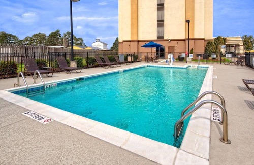 Dunn Hotel | Hampton Inn by Hilton Dunn