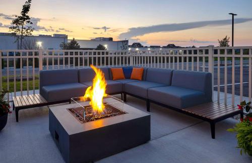 Crown Point Hotel | Hampton Inn Crown Point, In