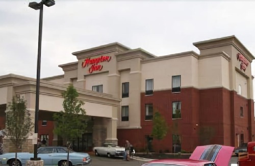 Clinton Township Hotel | Hampton Inn Detroit Roseville