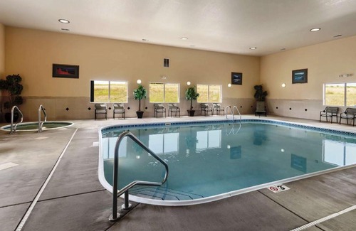 Gillette Hotel | Hampton Inn Gillette