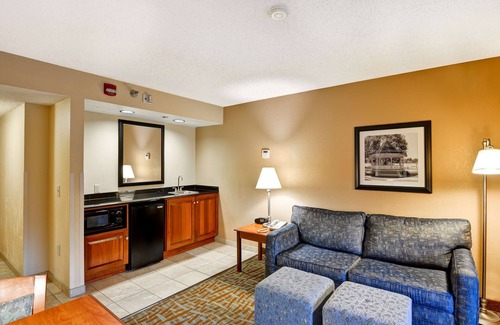 Hendersonville Hotel | Hampton Inn Hendersonville