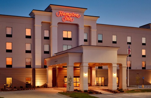 West Omaha Hotel | Hampton Inn Omaha/West Dodge Road, Old Mill