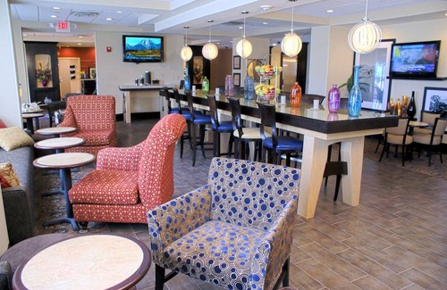 Orange Hotel | Hampton Inn Orange