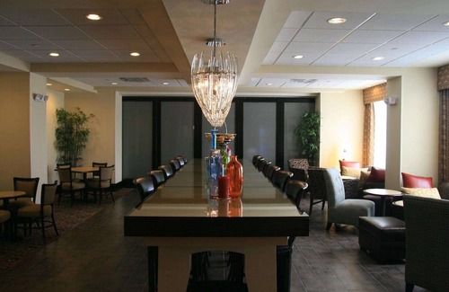 Orange Hotel | Hampton Inn Orange
