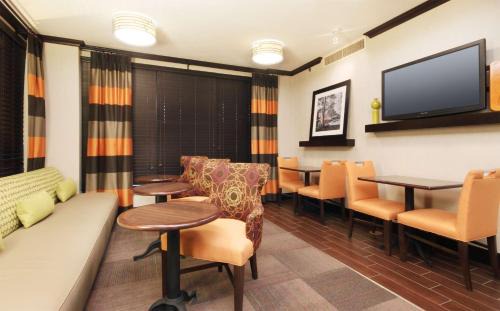 Overland Park Hotel | Hampton Inn Overland Park