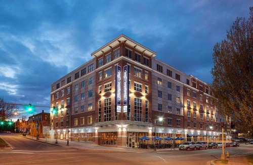 East Bayside Hotel | Hampton Inn Portland Downtown Waterfront