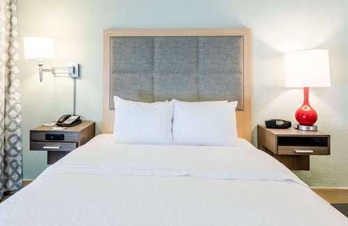 St. Charles Hotel | Hampton Inn St. Charles St. Peters