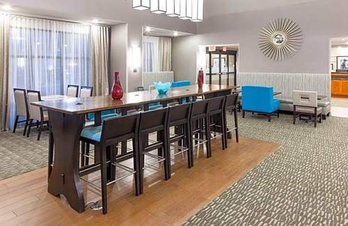 Cedar Rapids Hotel | Hampton Inn & Suites Cedar Rapids - North