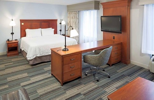 Cedar Rapids Hotel | Hampton Inn & Suites Cedar Rapids - North